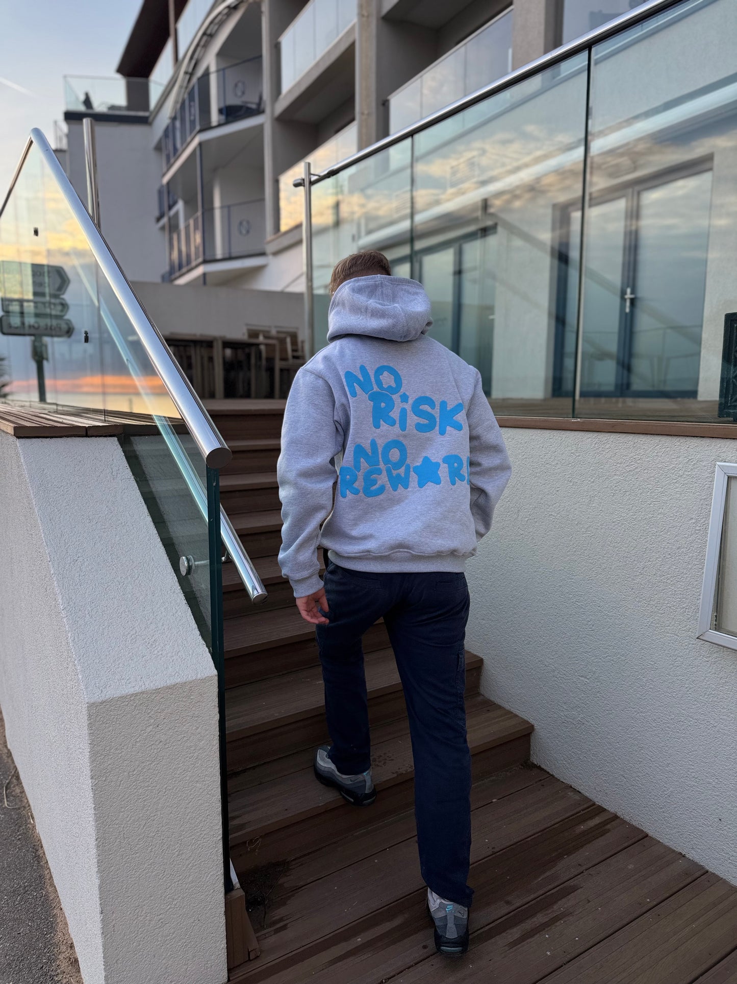 GREY | REWARD HOODIE